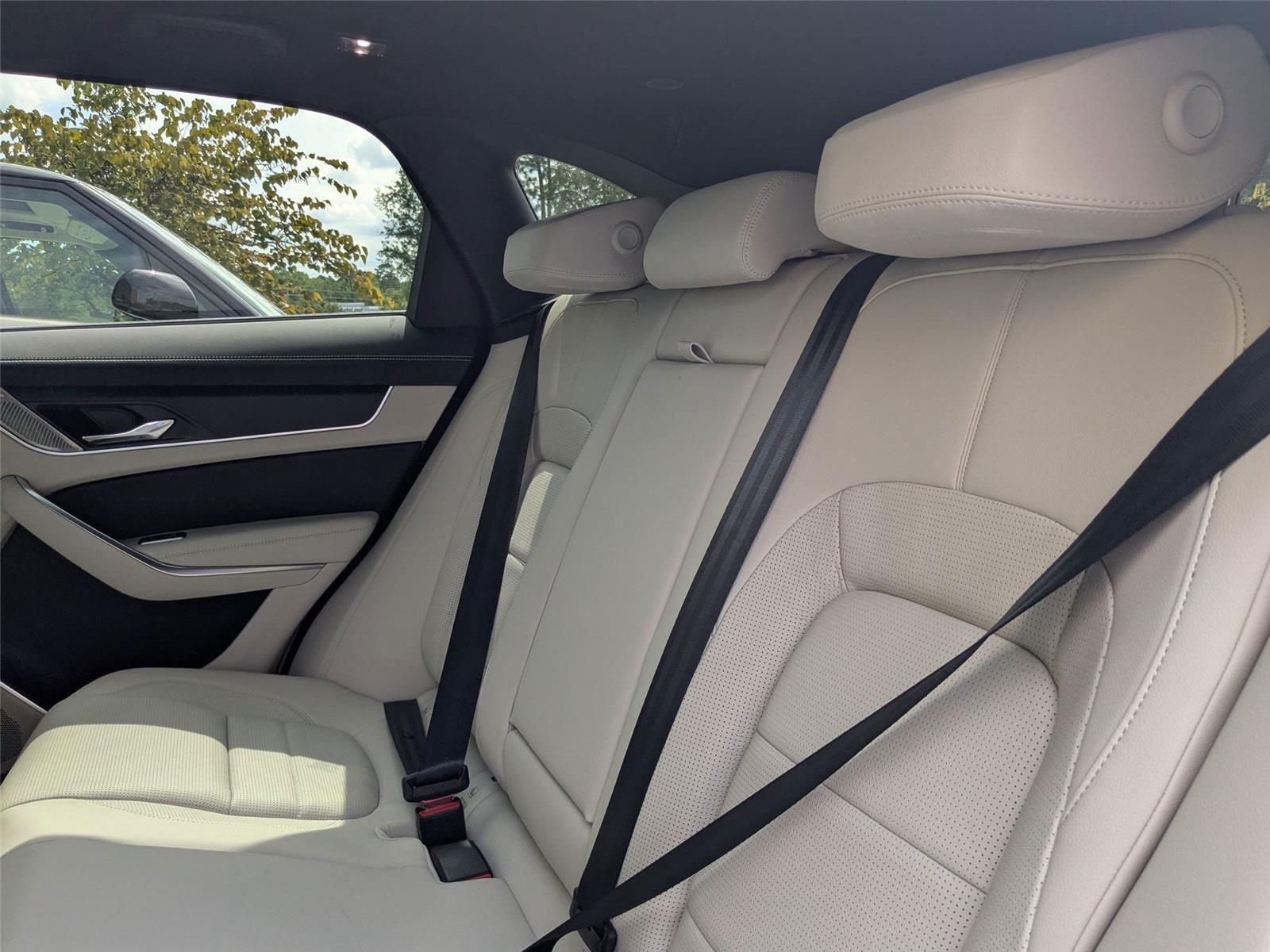 2026 Jaguar F-PACE P250 R-Dynamic S photo 23