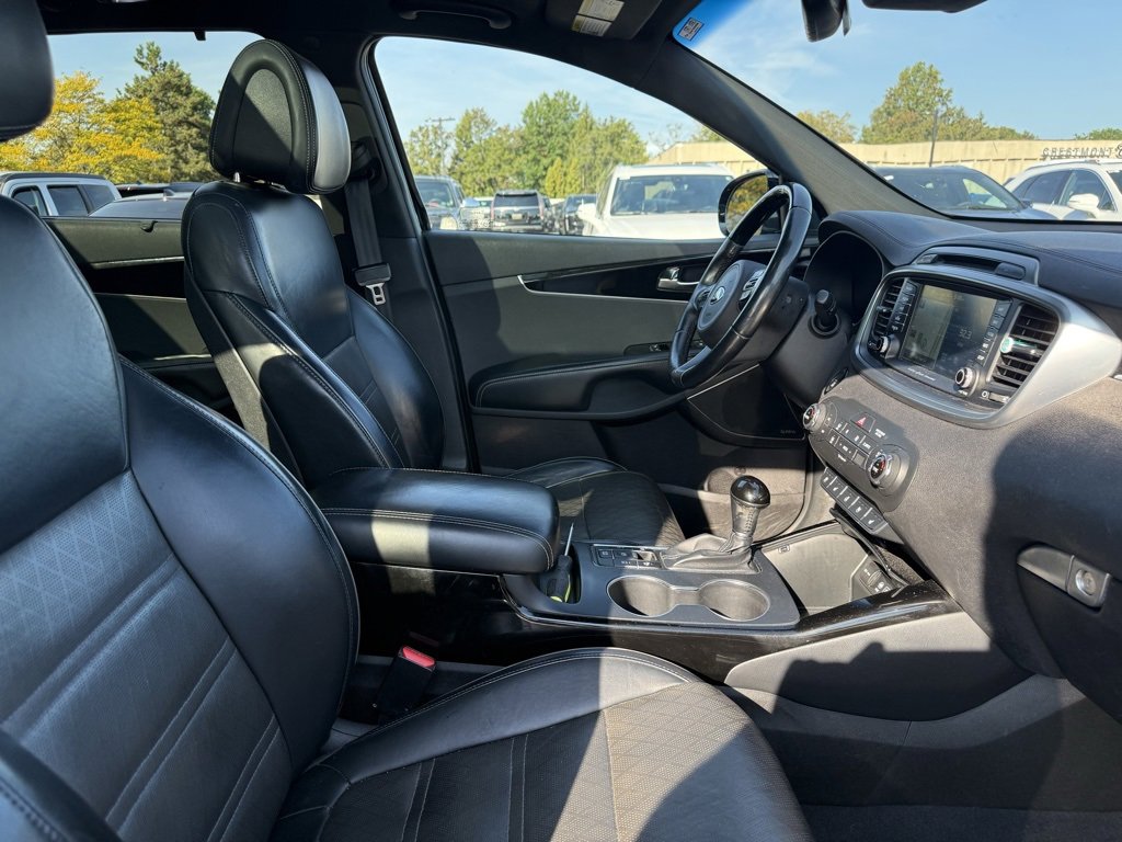 2016 Kia Sorento SX Limited photo 9