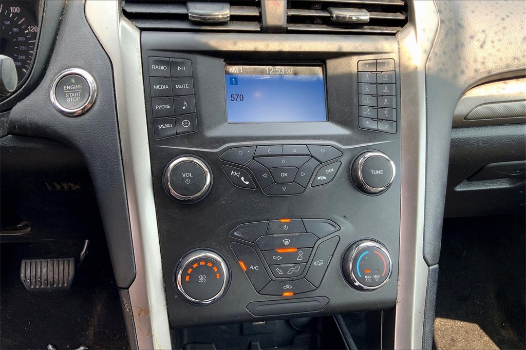 2020 Ford Fusion S photo 23