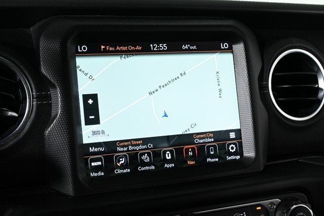 2022 Jeep Wrangler Unlimited Sahara photo 13