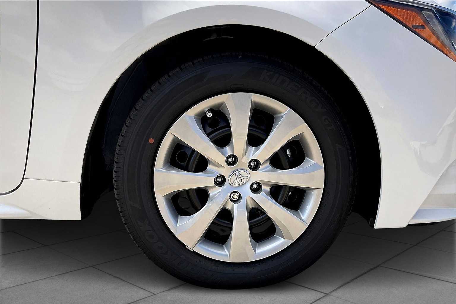 2026 Toyota Corolla LE photo 12