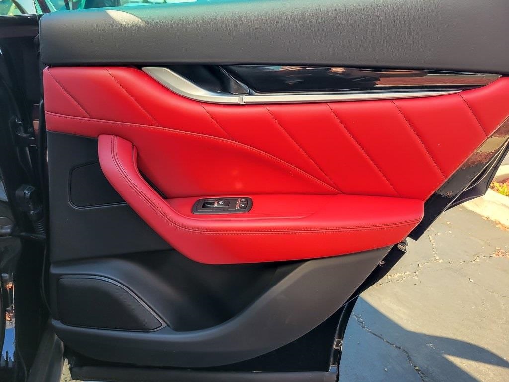 2021 Maserati Levante Base photo 22