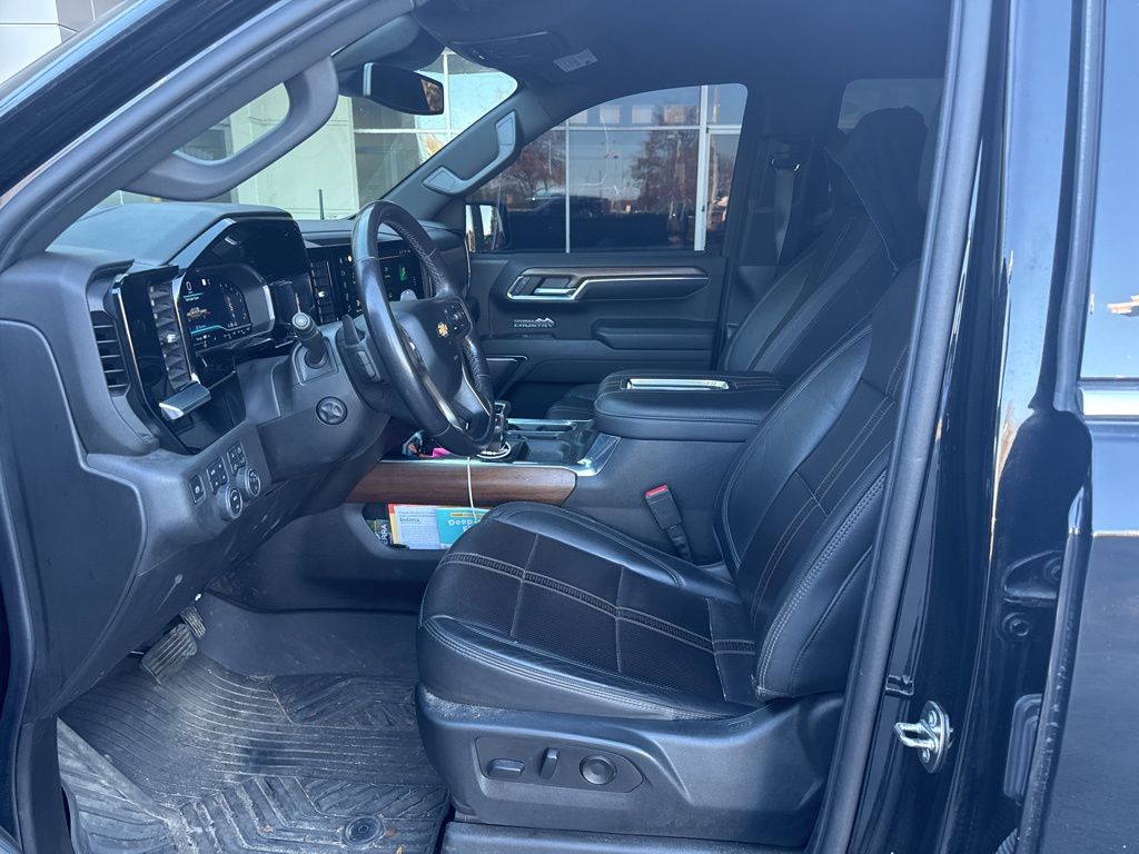 2022 Chevrolet Silverado 1500 High Country photo 4