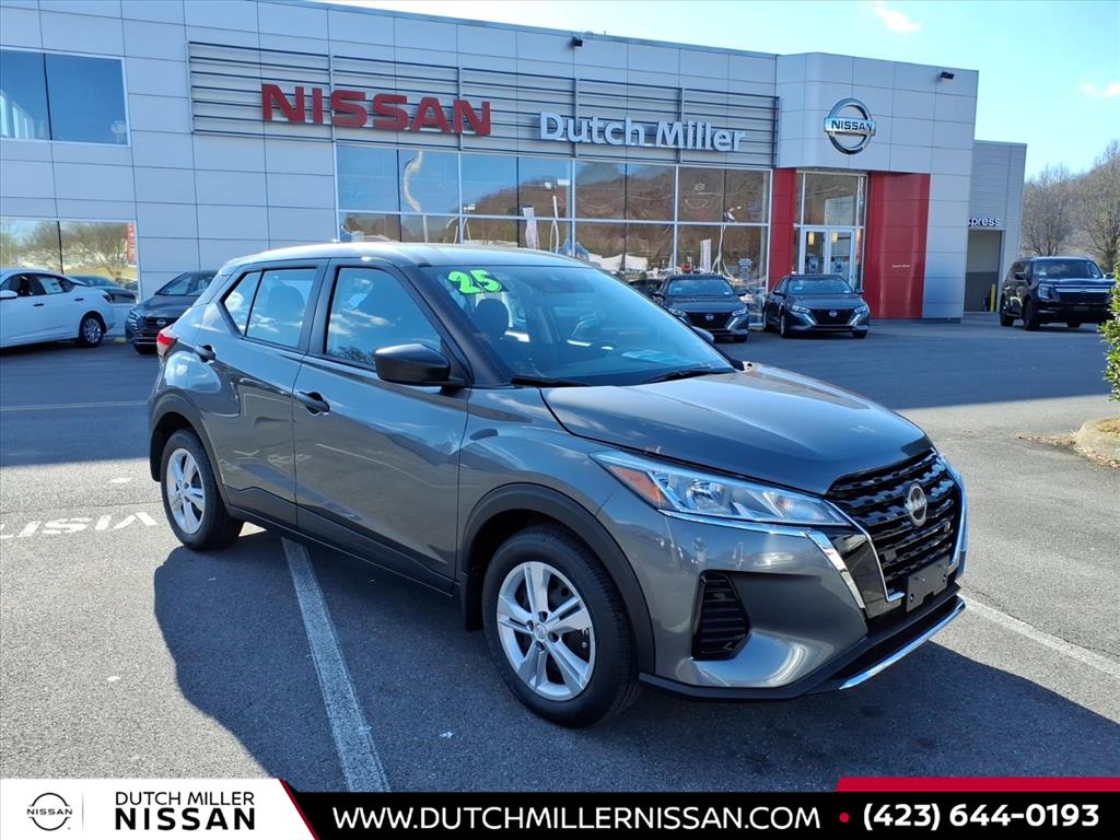 2025 Nissan KICKS PLAY Base