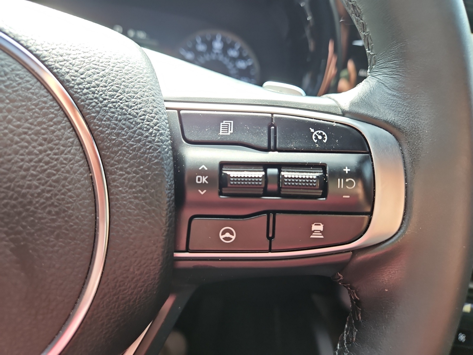 2024 Kia K5 GT photo 22