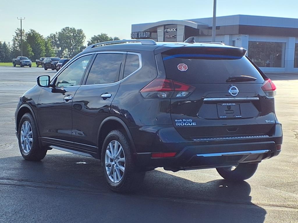 2018 Nissan Rogue SV photo 10