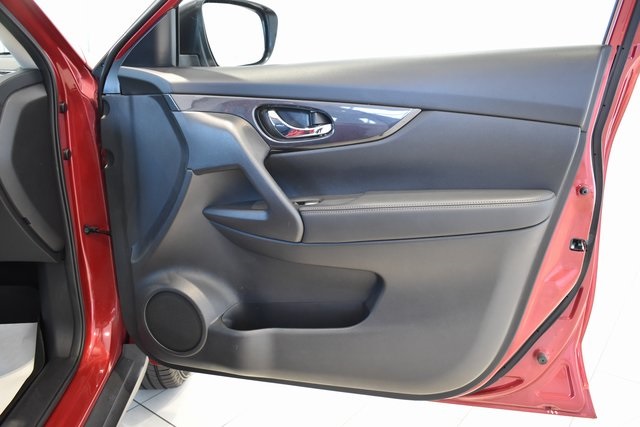 2017 Nissan Rogue S photo 11