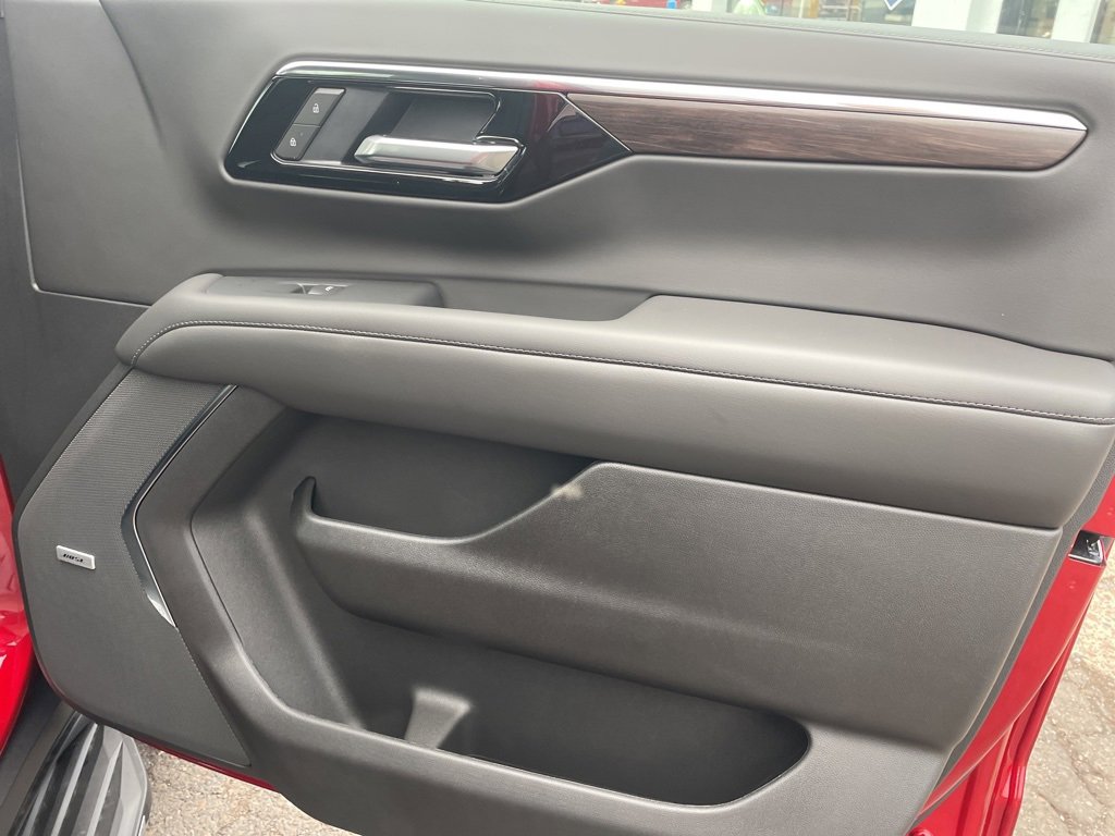 2025 Chevrolet Tahoe LT photo 29