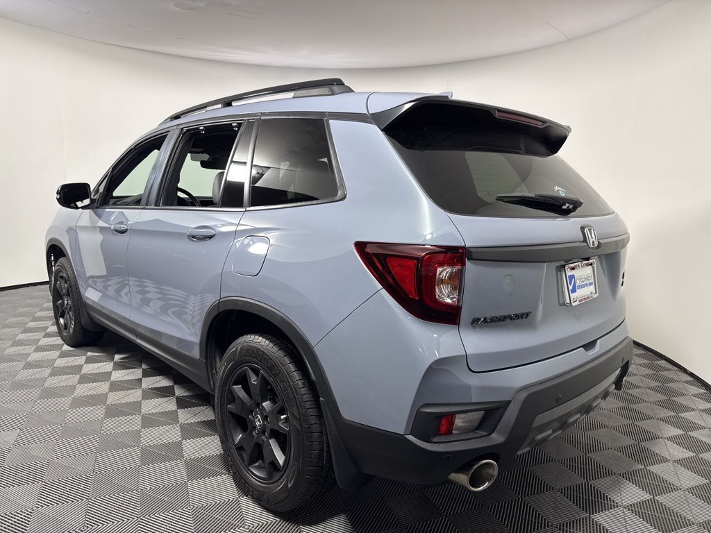 2022 Honda Passport TrailSport photo 2