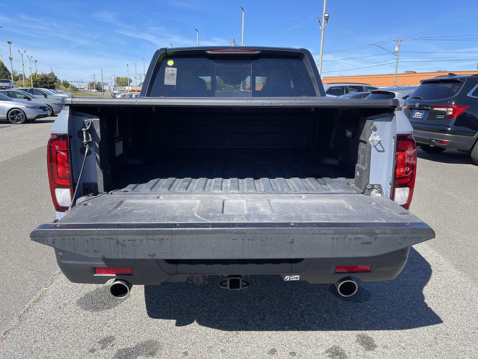 2022 Honda Ridgeline Black Edition photo 18