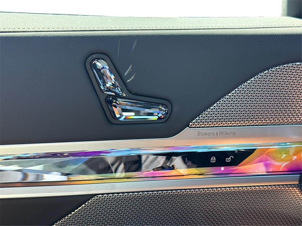 2026 Bmw 750e photo 20