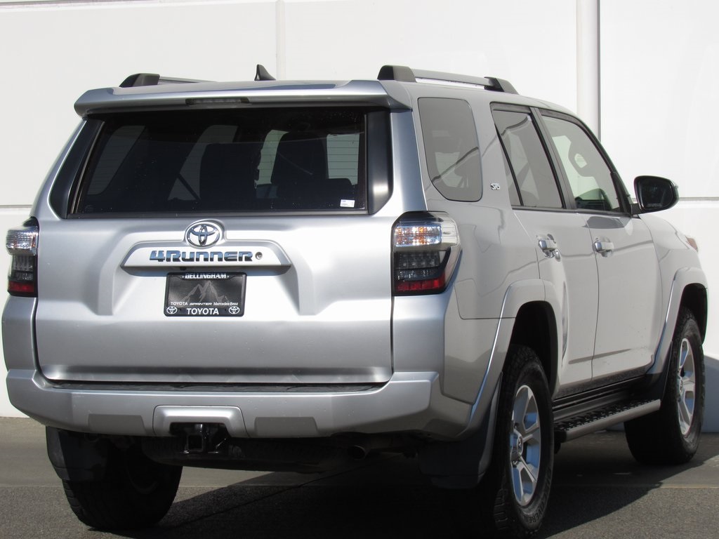 2020 Toyota 4Runner SR5 photo 6