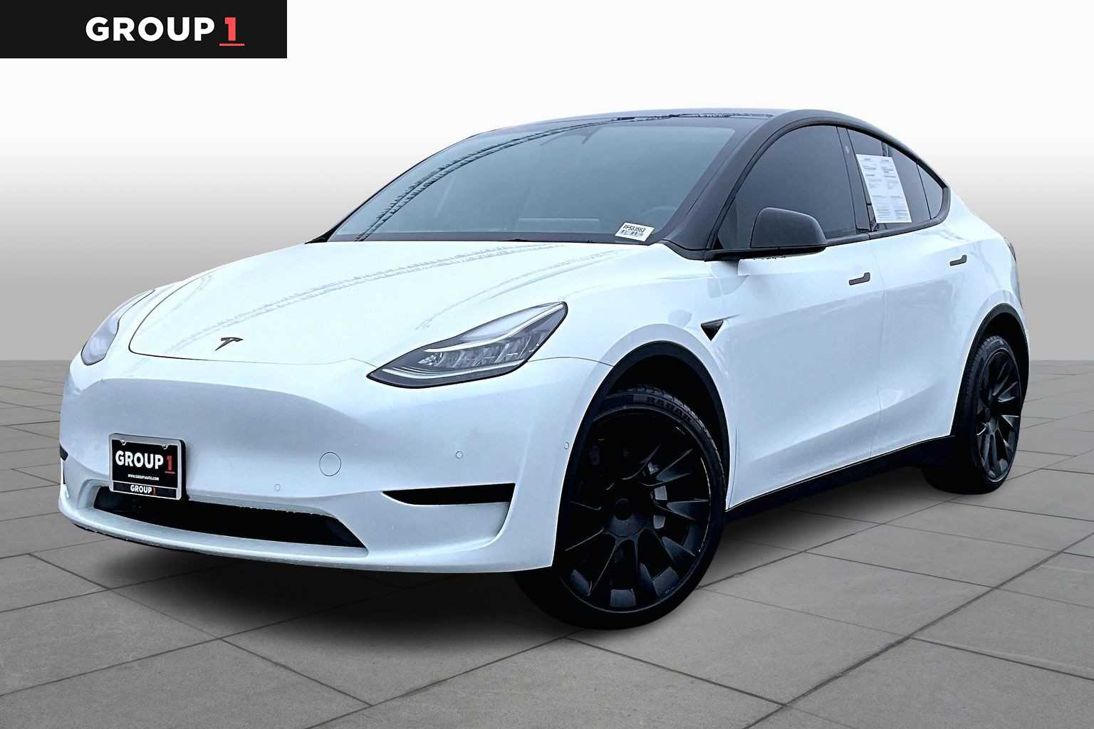 2023 Tesla Model Y Long Range's photo