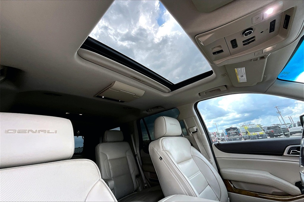 2017 Gmc Yukon Denali photo 26