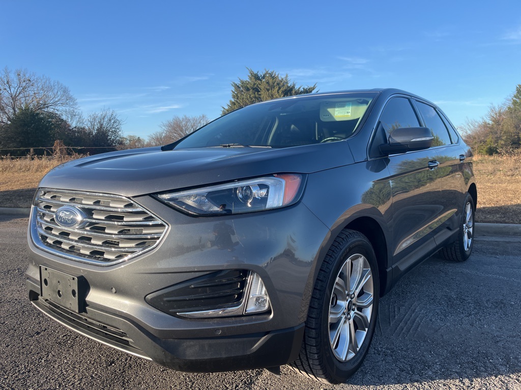 2024 Ford Edge Titanium's photo