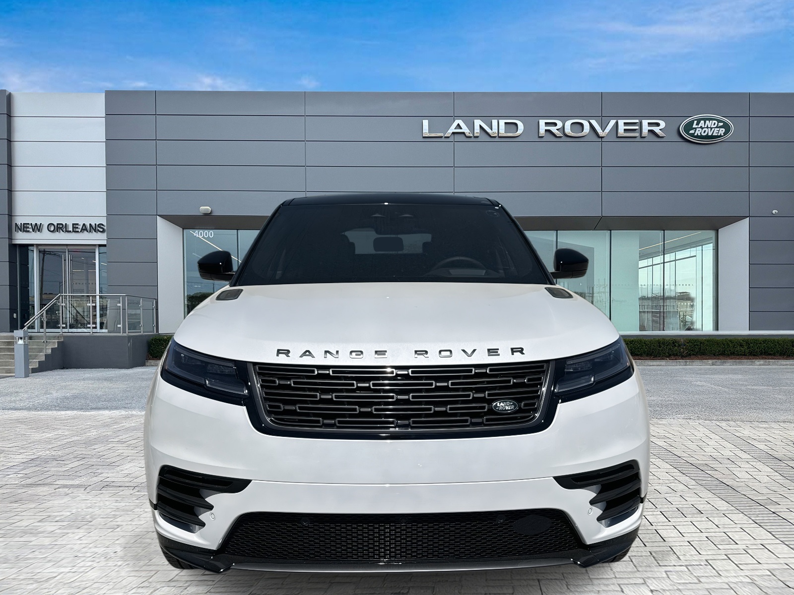 2026 Land Rover Range Rover Velar SE photo 4