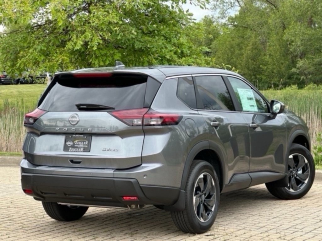 2026 Nissan Rogue SV photo 8