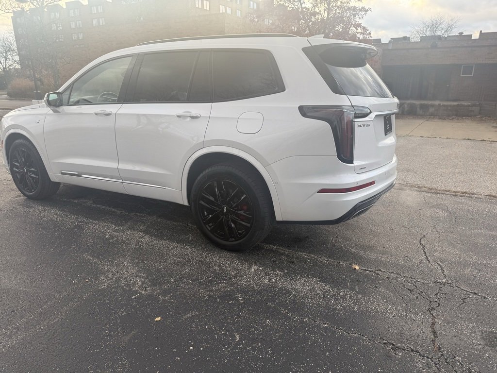 2023 Cadillac XT6 Sport photo 3