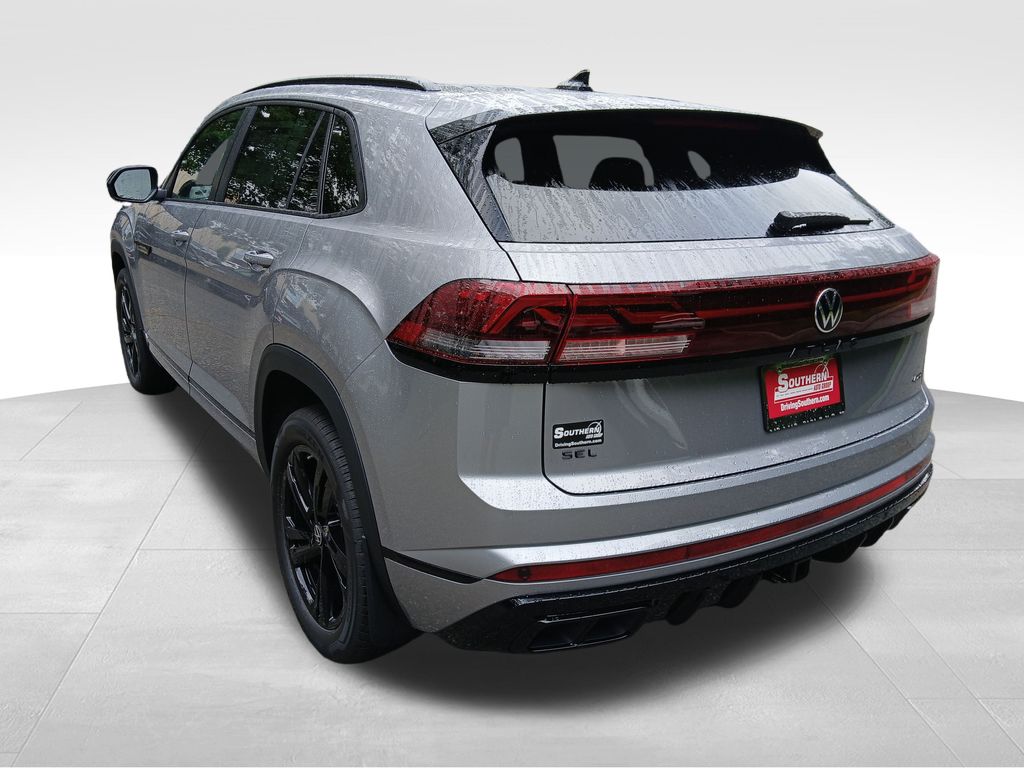 2026 Volkswagen Atlas Cross Sport SEL R-Line photo 2