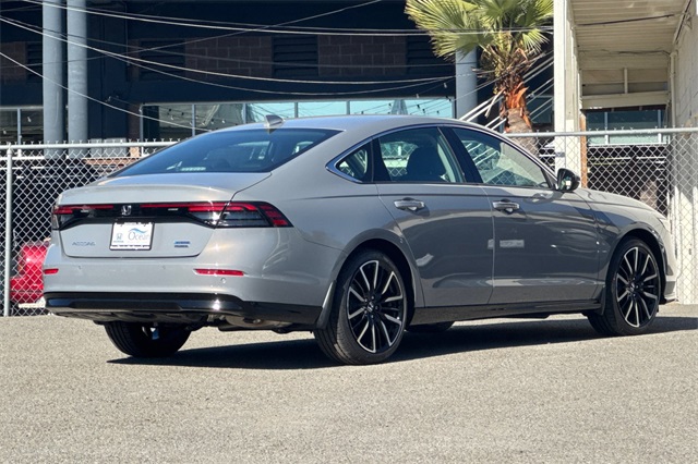 2025 Honda Accord Touring photo 2