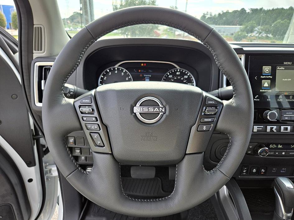 2025 Nissan Frontier Crew Cab SV photo 14