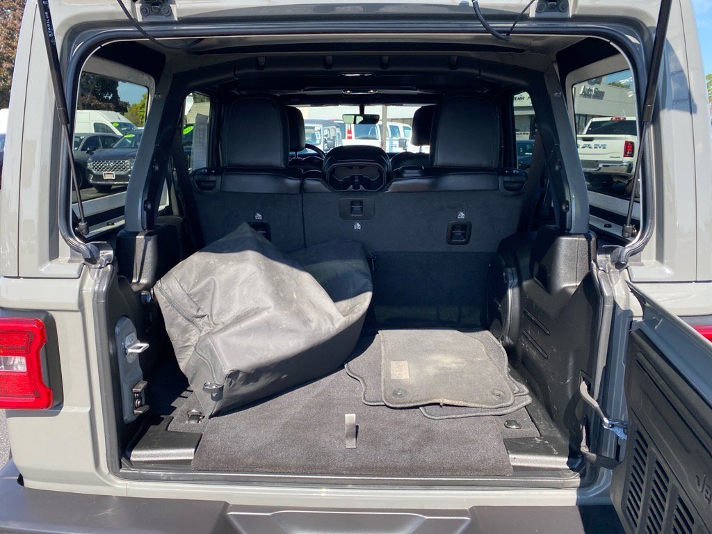 2023 Jeep Wrangler Sahara Altitude photo 21