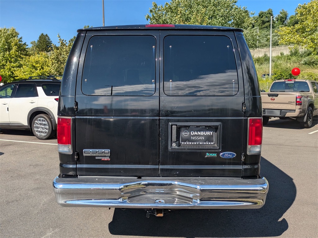 2012 Ford E-350 photo 4