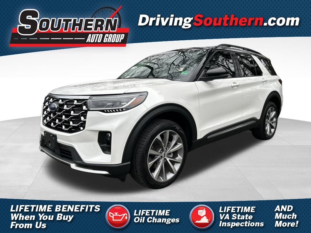 2025 Ford Explorer Platinum's photo