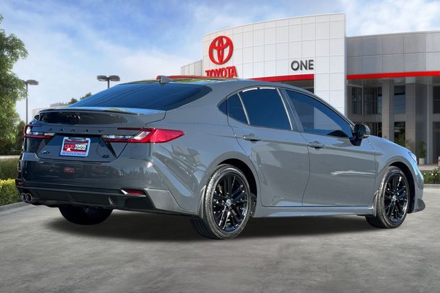 2025 Toyota Camry SE photo 3