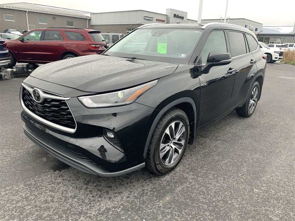 2021 Toyota Highlander XLE photo 4