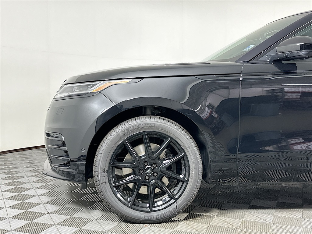 2026 Land Rover Range Rover Velar SE photo 6