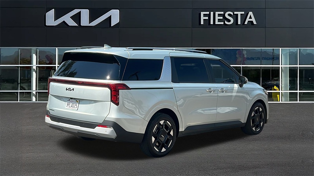 2025 Kia Carnival EX photo 4