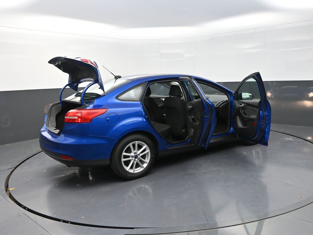 2018 Ford Focus SE photo 31