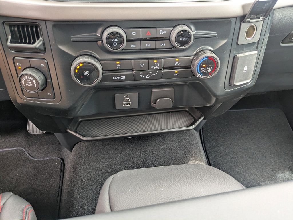 2025 Ford F-150 XL photo 16