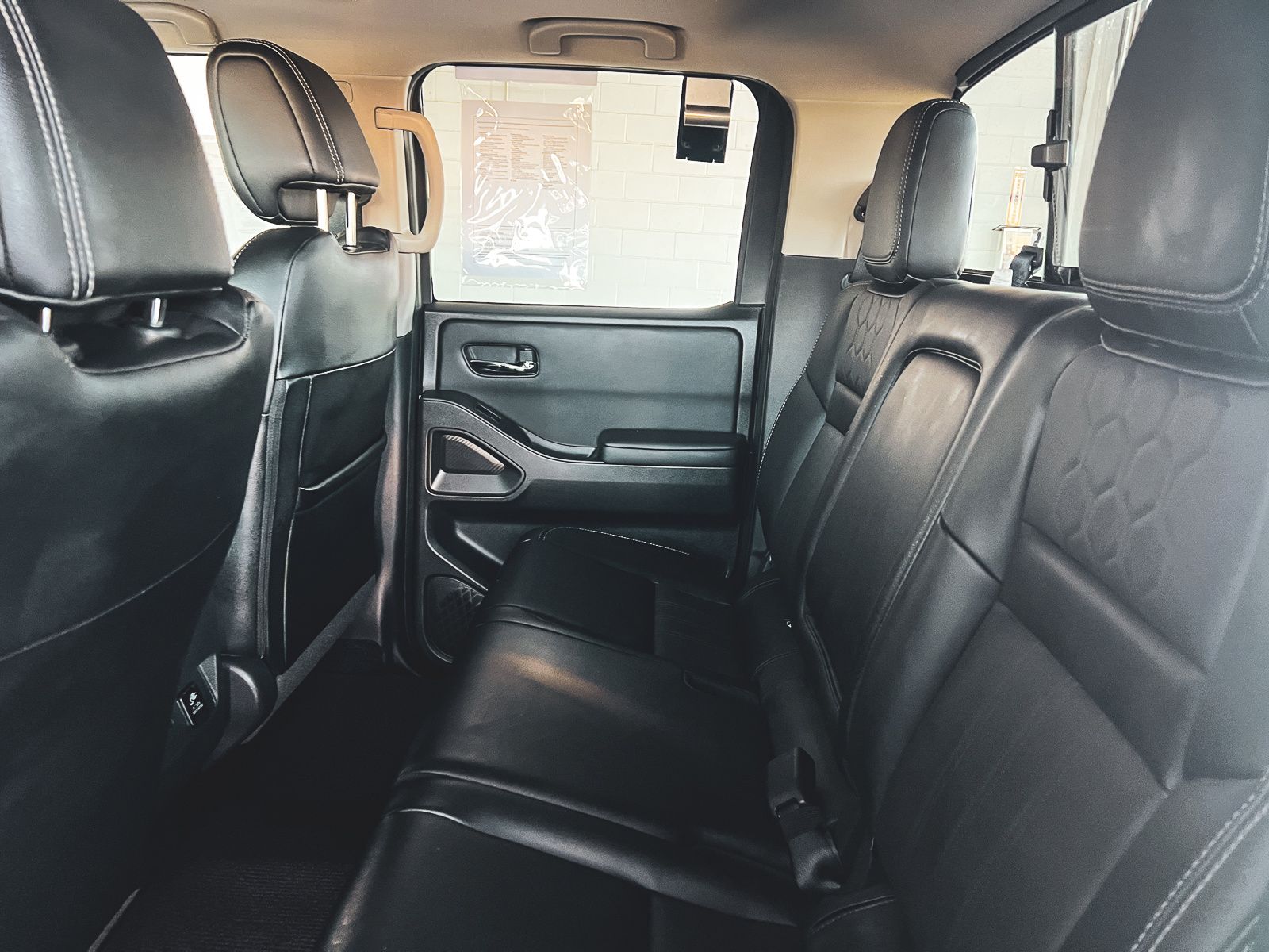 2024 Nissan Frontier SL photo 23
