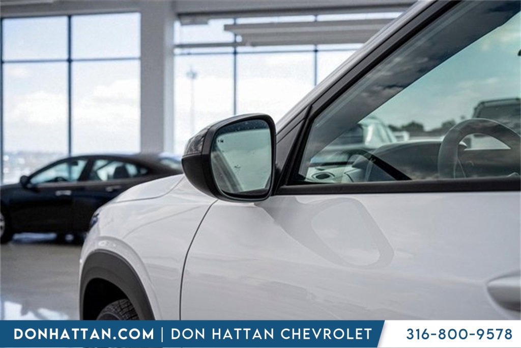 2025 Chevrolet Trax photo 23