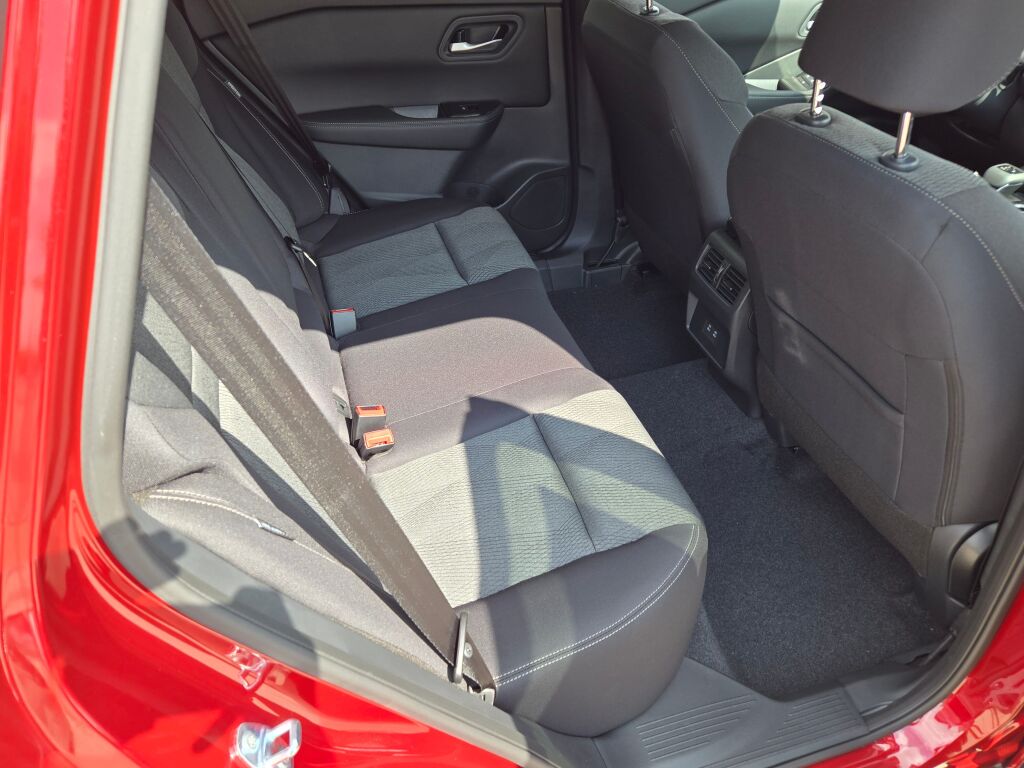 2026 Nissan Rogue SV photo 5