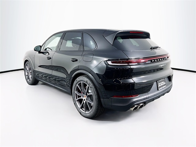2026 Porsche Cayenne E-Hybrid S photo 3