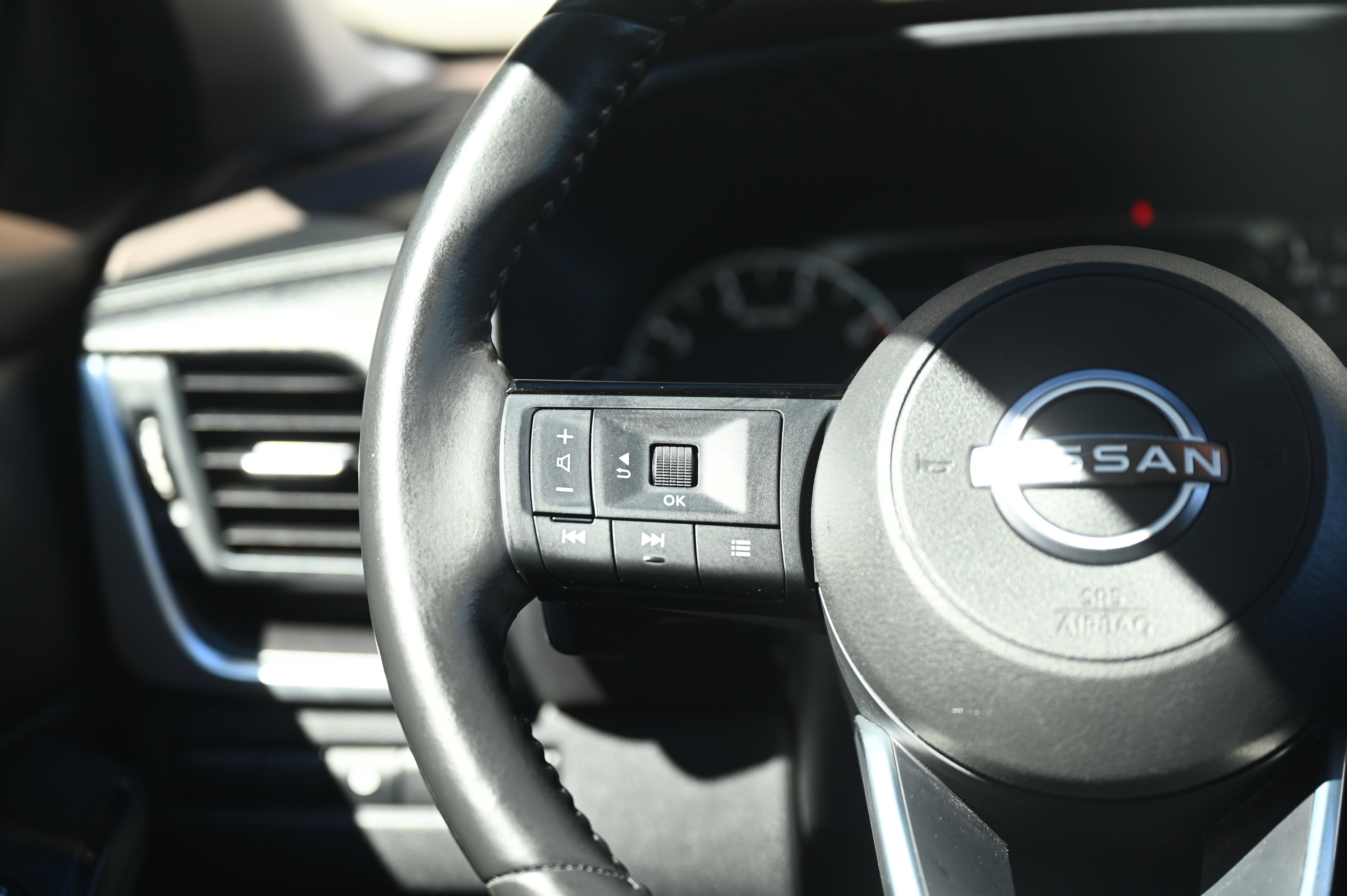 2023 Nissan Rogue SV photo 31