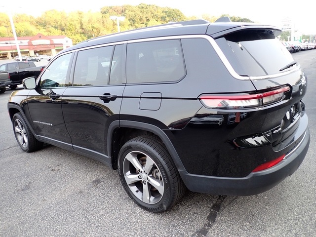 2022 Jeep Grand Cherokee Limited photo 2