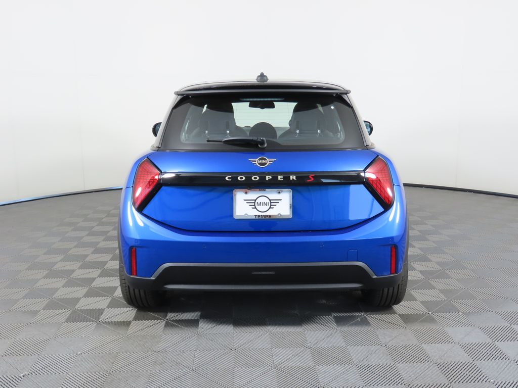 2025 Mini Cooper 2 Door Hardtop Iconic photo 2