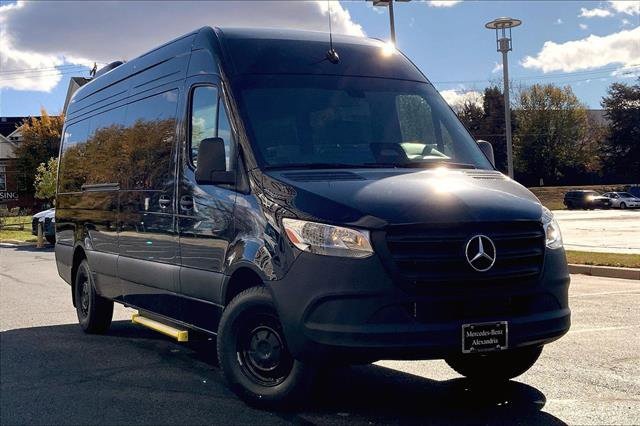 2025 Mercedes-Benz Sprinter Cargo Van Base's photo