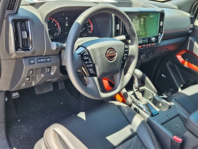 2025 Nissan Frontier PRO-X photo 5