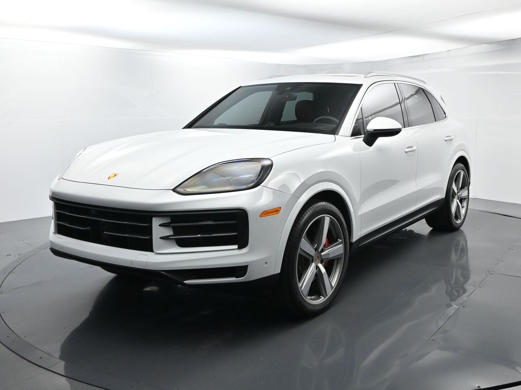 2024 Porsche Cayenne S's photo