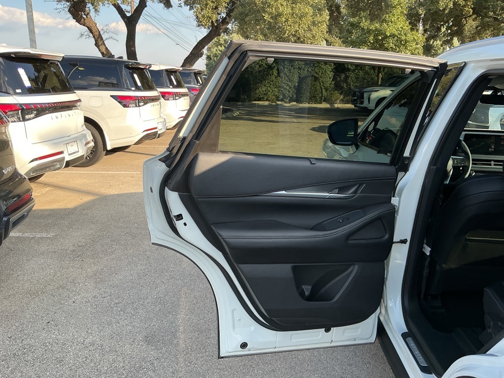 2023 Infiniti QX60 Luxe photo 23