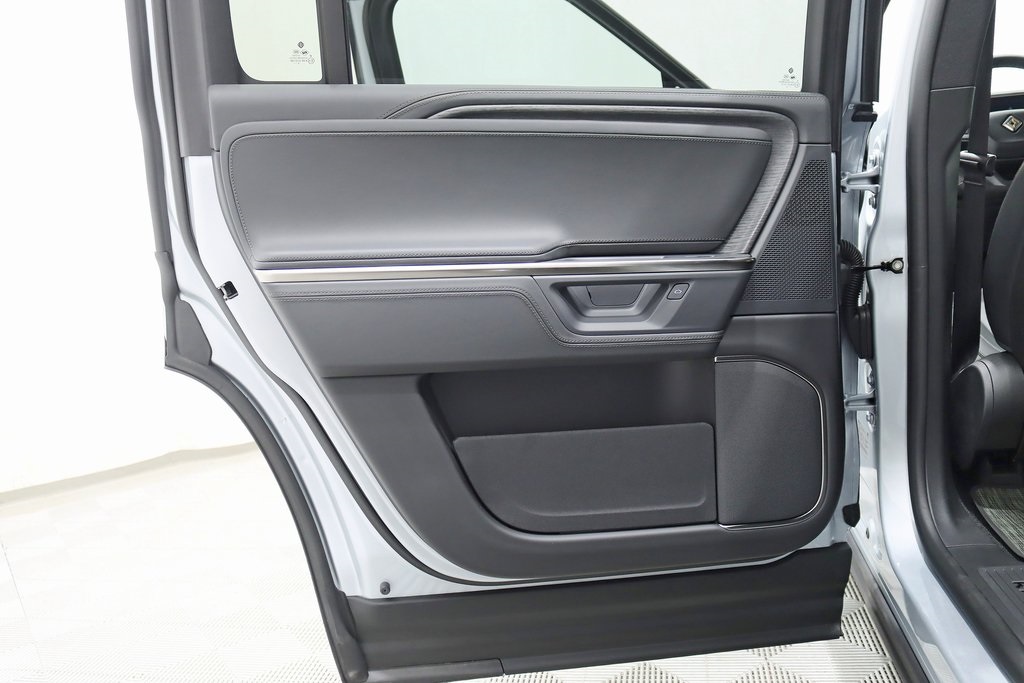 2025 Rivian R1S Adventure photo 29