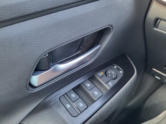 2025 Nissan Kicks SV photo 19