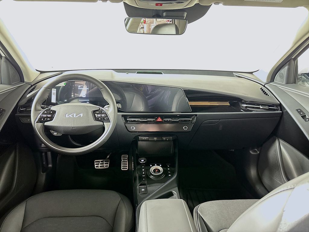 2025 Kia Niro Plug-In Hybrid SX Touring photo 11