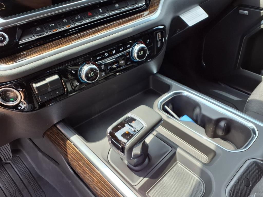 New 2025 Onyx Black GMC Elevation image 16