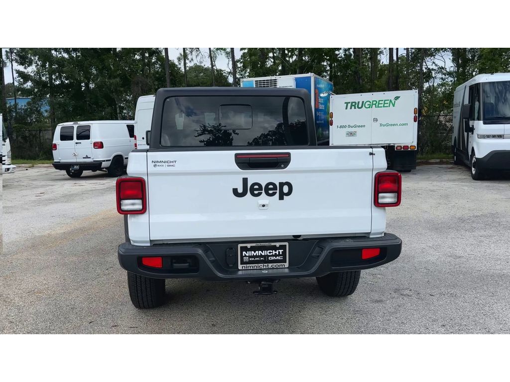 2024 Jeep Gladiator Sport photo 7